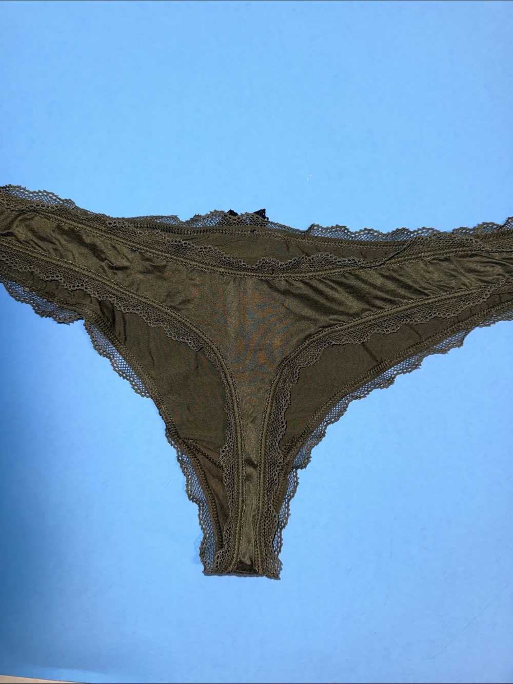 Victoria's Secret Olive Green Lace Underwire Bra & Bikini Set - Picture 8 of 8